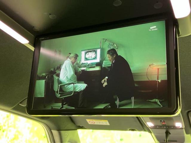 ステップワゴン ｅＨＥＶスパーダプレミアムライン　純正　１１インチ　ＳＤナビ／フリップダウンモニター　純正　１５．６インチ／衝突安全装置／両側電動スライドドア／シートヒーター／全方位モニター／車線逸脱防止支援システム／シート　ハーフレザー　禁煙車（12枚目）