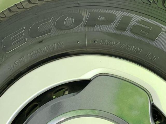 WECARSの展示場では実際に見て、触ってお車をお選びいただけます!知識の豊富な営業スタッフが様々なカーライフをご提案いたします!