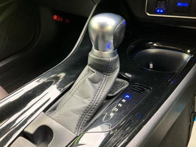 Ｃ－ＨＲ Ｇ　保証書／純正　ＳＤナビ／衝突安全装置／シートヒーター　前席／車線逸脱防止支援システム／シート　合皮／ＵＳＢジャック／Ｂｌｕｅｔｏｏｔｈ接続／ＥＴＣ／ＥＢＤ付ＡＢＳ／横滑り防止装置／アイドリングストップ（18枚目）