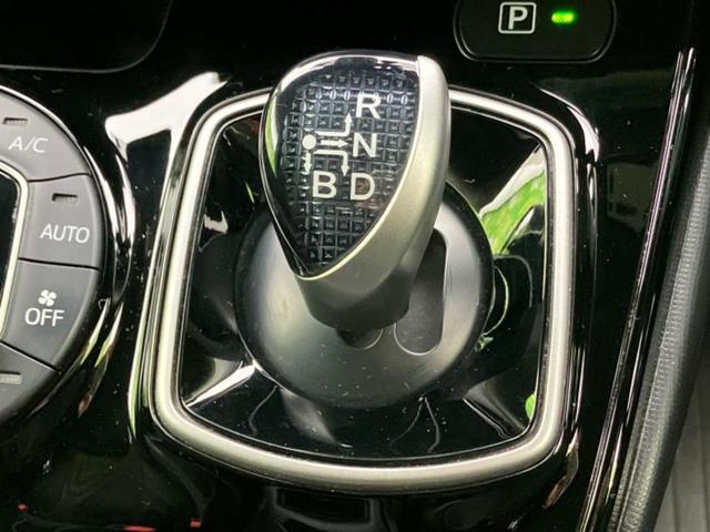 ヴォクシー ハイブリッドＺＳ　保証書／純正　９インチ　ＳＤナビ／トヨタセーフティセンス／両側電動スライドドア／車線逸脱防止支援システム／ドライブレコーダー　前後／ヘッドランプ　ＬＥＤ／Ｂｌｕｅｔｏｏｔｈ接続／ＥＴＣ　バックカメラ（18枚目）