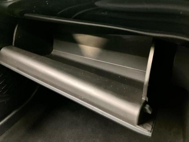 プリウス Ｓ　保証書／純正　ＳＤナビ／衝突安全装置／車線逸脱防止支援システム／ドライブレコーダー　純正／ヘッドランプ　ＬＥＤ／Ｂｌｕｅｔｏｏｔｈ接続／ＥＴＣ／ＥＢＤ付ＡＢＳ／横滑り防止装置／アイドリングストップ（36枚目）