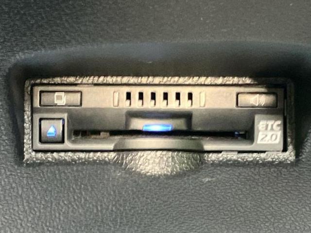 プリウス A 新品タイヤ/保証書/ディスプレイオーディオ+ナビ8インチ/衝突安全装置/パノラミックビューモニター/車線逸脱防止支援システム/ドライブレコーダー 社外/ヘッドランプ LED/USBジャック ドラレコ(27枚目)