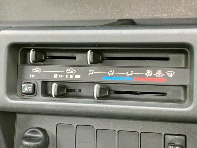 ハイゼットトラック スタンダード　新品タイヤ／禁煙車／エアバッグ　運転席／パワーステアリング／マニュアルエアコン／ユーザー買取車／最大積載量３５０ｋｇ／アクセサリーソケット／間欠ワイパー／ヘッドライトレベライザー／三方開／ラジオ（23枚目）