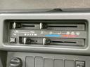 スタンダード　新品タイヤ／禁煙車／エアバッグ　運転席／パワーステアリング／マニュアルエアコン／ユーザー買取車／最大積載量３５０ｋｇ／アクセサリーソケット／間欠ワイパー／ヘッドライトレベライザー／三方開／ラジオ（23枚目）