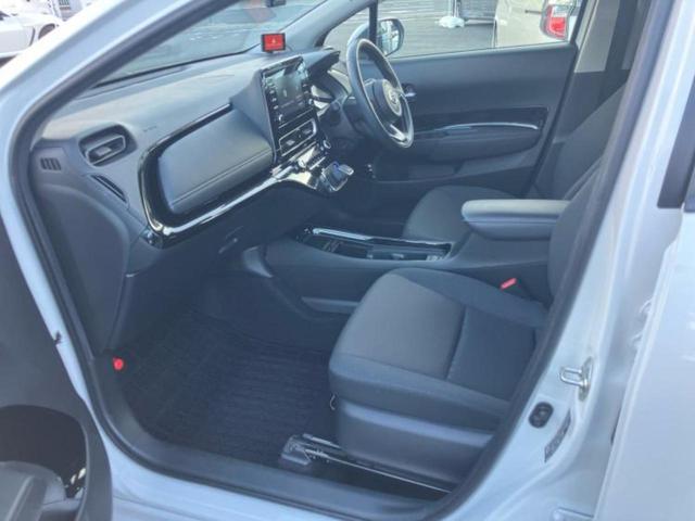 アクア Ｇ　新品タイヤ／保証書／ディスプレイオーディオ／衝突安全装置／パノラミックビューモニター／車線逸脱防止支援システム／ドライブレコーダー　社外／ヘッドランプ　ＬＥＤ／ＵＳＢジャック　衝突被害軽減システム（6枚目）