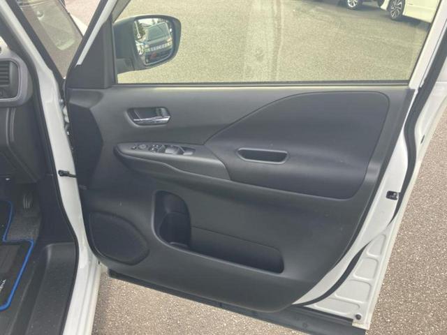 セレナ eパワーハイウェイスターV 新品タイヤ/保証書/純正 10インチ SDナビ/インテリジェントルームミラー/衝突安全装置/両側電動スライドドア/アラウンドビューモニター/車線逸脱防止支援システム/プロパイロット 全周囲カメラ(22枚目)