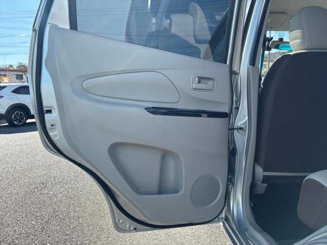 デイズ J 新品タイヤ/保証書/社外 SDナビ/Bluetooth接続/EBD付ABS/ワンセグTV/禁煙車/エアバッグ 運転席/エアバッグ 助手席/パワーウインドウ/キーレスエントリー/パワーステアリング(5枚目)