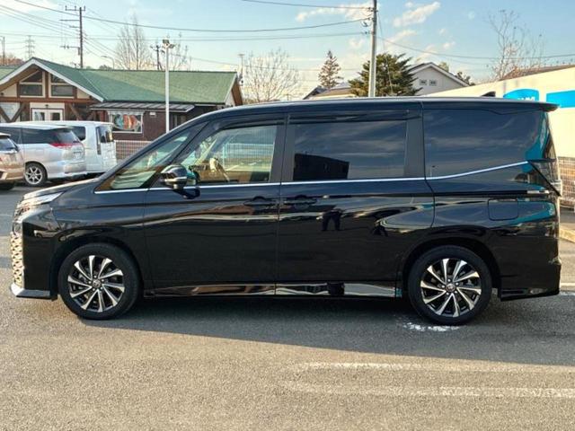 ヴォクシー S-Z 新品タイヤ/保証書/ディスプレイオーディオ+ナビ/衝突安全装置/両側電動スライドドア/シートヒーター/車線逸脱防止支援システム/シート ハーフレザー/ヘッドランプ LED/ETC 衝突被害軽減システム(2枚目)