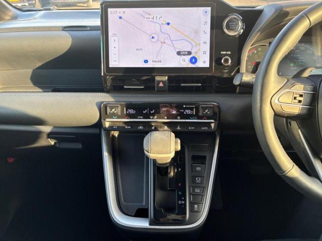 ヴォクシー S-Z 新品タイヤ/保証書/ディスプレイオーディオ+ナビ/衝突安全装置/両側電動スライドドア/シートヒーター/車線逸脱防止支援システム/シート ハーフレザー/ヘッドランプ LED/ETC 衝突被害軽減システム(9枚目)