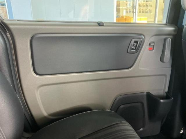 フリードハイブリッド ハイブリッドＧホンダセンシング　新品タイヤ／保証書／純正　９インチ　ＳＤナビ／フリップダウンモニター／衝突安全装置／両側電動スライドドア／車線逸脱防止支援システム／シート　ハーフレザー／ヘッドランプ　ＬＥＤ／ＥＴＣ　後席モニター（25枚目）