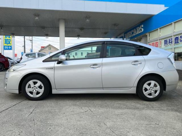 プリウス L 保証書/純正 SDナビ/ETC/EBD付ABS/横滑り防止装置/アイドリングストップ/ワンセグTV/禁煙車/エアバッグ 運転席/エアバッグ 助手席/エアバッグ サイド 盗難防止装置 オートライト(2枚目)