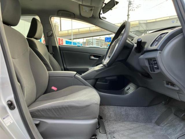 プリウス L 保証書/純正 SDナビ/ETC/EBD付ABS/横滑り防止装置/アイドリングストップ/ワンセグTV/禁煙車/エアバッグ 運転席/エアバッグ 助手席/エアバッグ サイド 盗難防止装置 オートライト(4枚目)