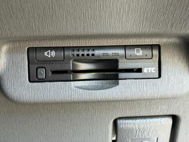 プリウス L 保証書/純正 SDナビ/ETC/EBD付ABS/横滑り防止装置/アイドリングストップ/ワンセグTV/禁煙車/エアバッグ 運転席/エアバッグ 助手席/エアバッグ サイド 盗難防止装置 オートライト(17枚目)