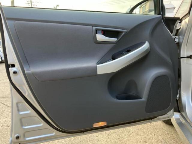 プリウス L 保証書/純正 SDナビ/ETC/EBD付ABS/横滑り防止装置/アイドリングストップ/ワンセグTV/禁煙車/エアバッグ 運転席/エアバッグ 助手席/エアバッグ サイド 盗難防止装置 オートライト(22枚目)