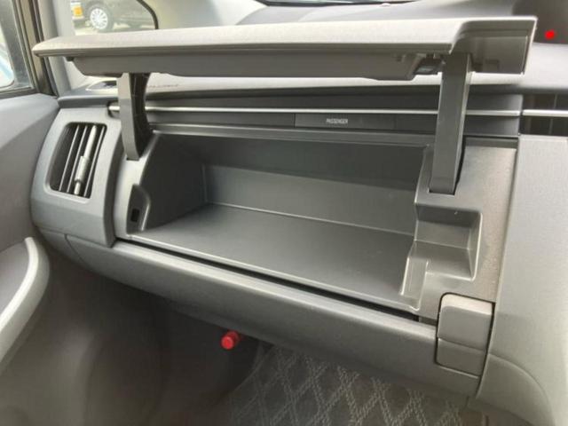 プリウス L 保証書/純正 SDナビ/ETC/EBD付ABS/横滑り防止装置/アイドリングストップ/ワンセグTV/禁煙車/エアバッグ 運転席/エアバッグ 助手席/エアバッグ サイド 盗難防止装置 オートライト(31枚目)