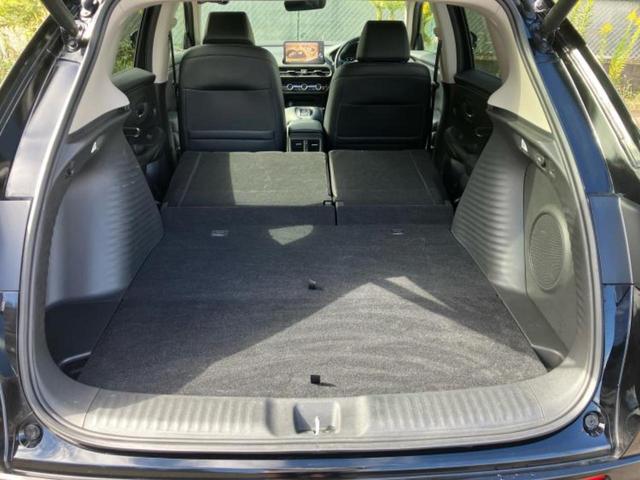 ZR-V eHEV Z 新品タイヤ/BOSE/ディスプレイオーディオ+ナビ9インチ/ホンダセンシング/シートヒーター 前席/全方位モニター/車線逸脱防止支援システム/シート フルレザー 革シート 衝突被害軽減システム 禁煙車(19枚目)