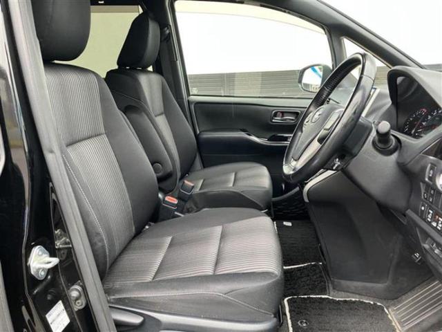 ヴォクシー ZSキラメキ2 新品タイヤ/保証書/純正 9インチ SDナビ/フリップダウンモニター 純正 12.1インチ/トヨタセーフティセンス/両側電動スライドドア/車線逸脱防止支援システム 衝突被害軽減システム バックカメラ(4枚目)