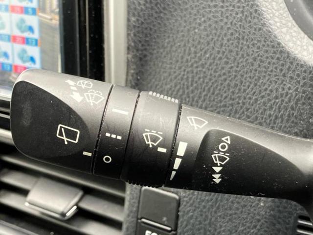 ヴォクシー ZSキラメキ2 新品タイヤ/保証書/純正 9インチ SDナビ/フリップダウンモニター 純正 12.1インチ/トヨタセーフティセンス/両側電動スライドドア/車線逸脱防止支援システム 衝突被害軽減システム バックカメラ(18枚目)