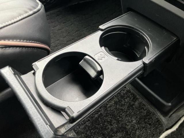 ヴォクシー ZSキラメキ2 新品タイヤ/保証書/純正 9インチ SDナビ/フリップダウンモニター 純正 12.1インチ/トヨタセーフティセンス/両側電動スライドドア/車線逸脱防止支援システム 衝突被害軽減システム バックカメラ(39枚目)