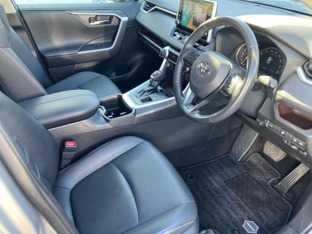 RAV4 4WD G 保証書/ディスプレイオーディオ+ナビ9インチ/トヨタセーフティセンス/シートヒーター 前席/パノラミックビューモニター/車線逸脱防止支援システム/シート 合皮/電動バックドア 衝突被害軽減システム(4枚目)