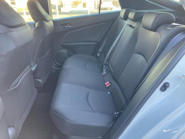 プリウス Ｓ　純正　ＳＤナビ／トヨタセーフティセンス／車線逸脱防止支援システム／ドライブレコーダー　前後／ヘッドランプ　ＬＥＤ／Ｂｌｕｅｔｏｏｔｈ接続／ＥＴＣ２．０／ＥＢＤ付ＡＢＳ／横滑り防止装置　バックカメラ（7枚目）