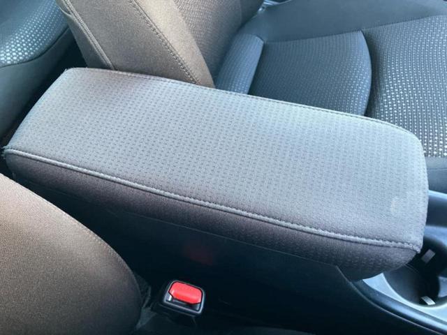 プリウス Ｓ　純正　ＳＤナビ／トヨタセーフティセンス／車線逸脱防止支援システム／ドライブレコーダー　前後／ヘッドランプ　ＬＥＤ／Ｂｌｕｅｔｏｏｔｈ接続／ＥＴＣ２．０／ＥＢＤ付ＡＢＳ／横滑り防止装置　バックカメラ（31枚目）