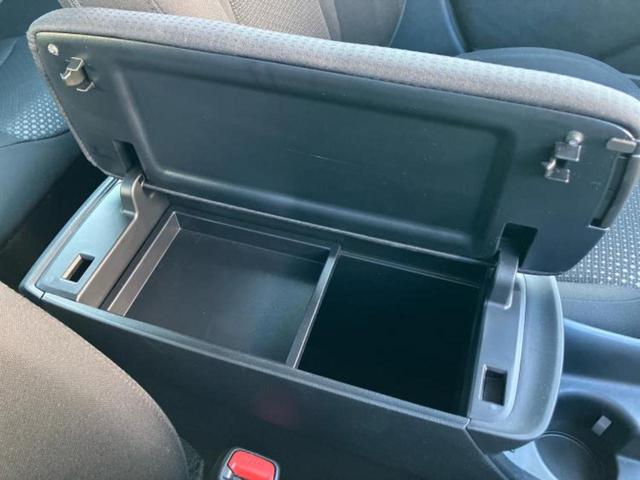 プリウス Ｓ　純正　ＳＤナビ／トヨタセーフティセンス／車線逸脱防止支援システム／ドライブレコーダー　前後／ヘッドランプ　ＬＥＤ／Ｂｌｕｅｔｏｏｔｈ接続／ＥＴＣ２．０／ＥＢＤ付ＡＢＳ／横滑り防止装置　バックカメラ（32枚目）