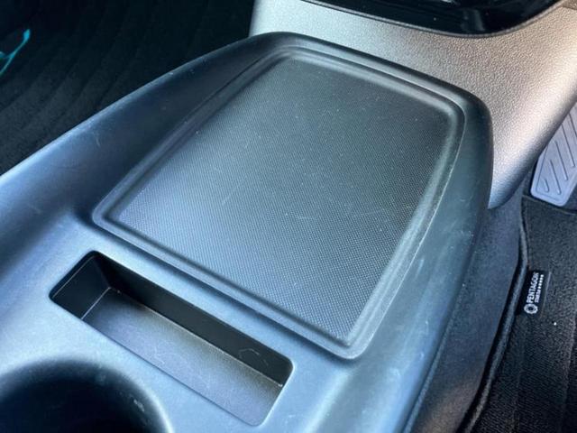 プリウス Ｓ　純正　ＳＤナビ／トヨタセーフティセンス／車線逸脱防止支援システム／ドライブレコーダー　前後／ヘッドランプ　ＬＥＤ／Ｂｌｕｅｔｏｏｔｈ接続／ＥＴＣ２．０／ＥＢＤ付ＡＢＳ／横滑り防止装置　バックカメラ（34枚目）