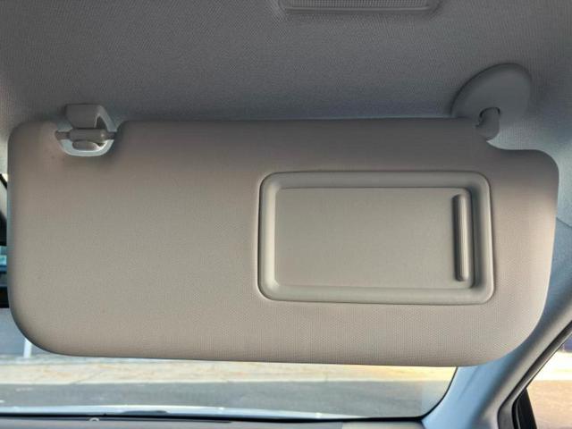 プリウス Ｓ　純正　ＳＤナビ／トヨタセーフティセンス／車線逸脱防止支援システム／ドライブレコーダー　前後／ヘッドランプ　ＬＥＤ／Ｂｌｕｅｔｏｏｔｈ接続／ＥＴＣ２．０／ＥＢＤ付ＡＢＳ／横滑り防止装置　バックカメラ（42枚目）