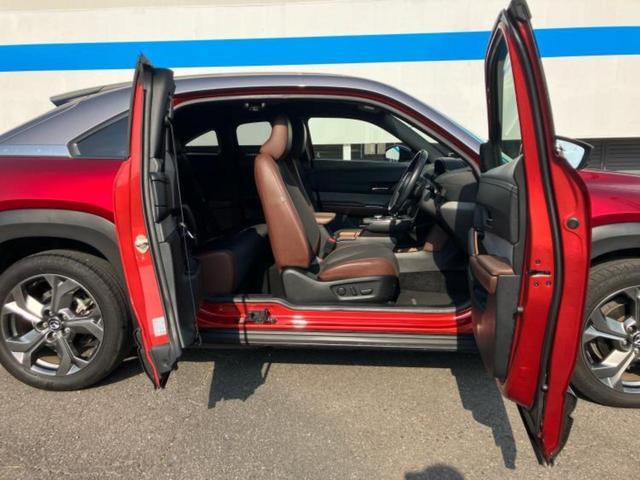 MX-30 ヒョウジュン 新品タイヤ/保証書/純正 8.8インチ メモリーナビ/アイアクティブセンス(マツダ)/シートヒーター 前席/360°ビューモニター/車線逸脱防止支援システム/シート ハーフレザー/電動バックドア(34枚目)