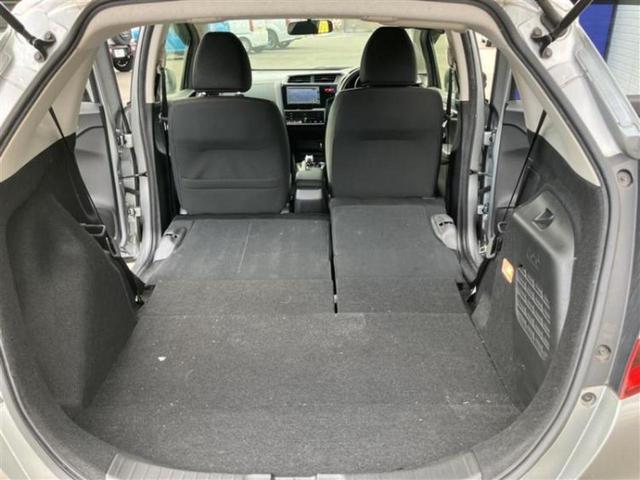 フィットハイブリッド ハイブリッド・Fパッケージ 新品タイヤ/保証書/社外 SDナビ/ヘッドランプ LED/Bluetooth接続/ETC/EBD付ABS/横滑り防止装置/アイドリングストップ/バックモニター/ワンセグTV/DVD/禁煙車 DVD再生(8枚目)