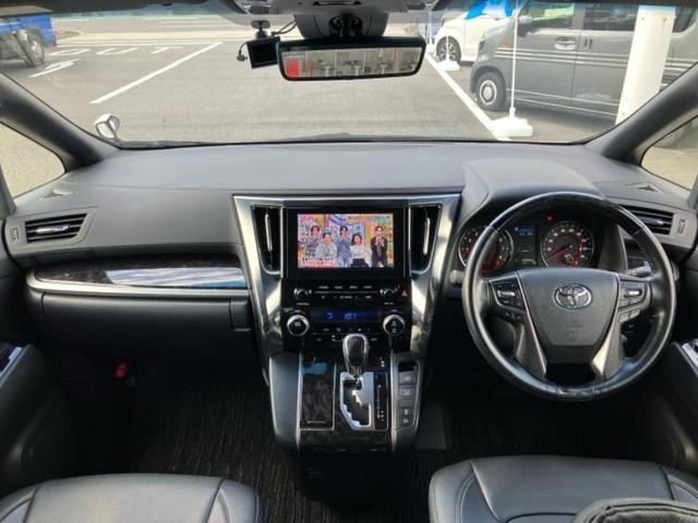 アルファード Sタイプゴールド サンルーフ/ディスプレイオーディオ+ナビ9インチ/フリップダウンモニター 純正 12.1インチ/デジタルインナーミラー/トヨタセーフティセンス/両側電動スライドドア 衝突被害軽減システム バックカメラ(9枚目)