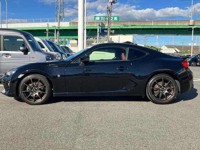 ８６ ＧＴリミテッド　社外　ＳＤナビ／シートヒーター／シート　ハーフレザー／ヘッドランプ　ＬＥＤ／Ｂｌｕｅｔｏｏｔｈ接続／ＥＴＣ／ＡＢＳ／横滑り防止装置／クルーズコントロール／バックモニター／フルセグＴＶ／ＤＶＤ（2枚目）