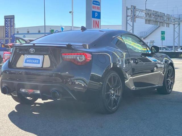 ８６ ＧＴリミテッド　社外　ＳＤナビ／シートヒーター／シート　ハーフレザー／ヘッドランプ　ＬＥＤ／Ｂｌｕｅｔｏｏｔｈ接続／ＥＴＣ／ＡＢＳ／横滑り防止装置／クルーズコントロール／バックモニター／フルセグＴＶ／ＤＶＤ（3枚目）