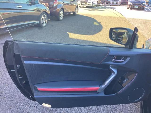 ８６ ＧＴリミテッド　社外　ＳＤナビ／シートヒーター／シート　ハーフレザー／ヘッドランプ　ＬＥＤ／Ｂｌｕｅｔｏｏｔｈ接続／ＥＴＣ／ＡＢＳ／横滑り防止装置／クルーズコントロール／バックモニター／フルセグＴＶ／ＤＶＤ（5枚目）