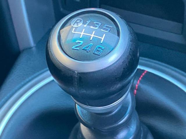 ８６ ＧＴリミテッド　社外　ＳＤナビ／シートヒーター／シート　ハーフレザー／ヘッドランプ　ＬＥＤ／Ｂｌｕｅｔｏｏｔｈ接続／ＥＴＣ／ＡＢＳ／横滑り防止装置／クルーズコントロール／バックモニター／フルセグＴＶ／ＤＶＤ（17枚目）