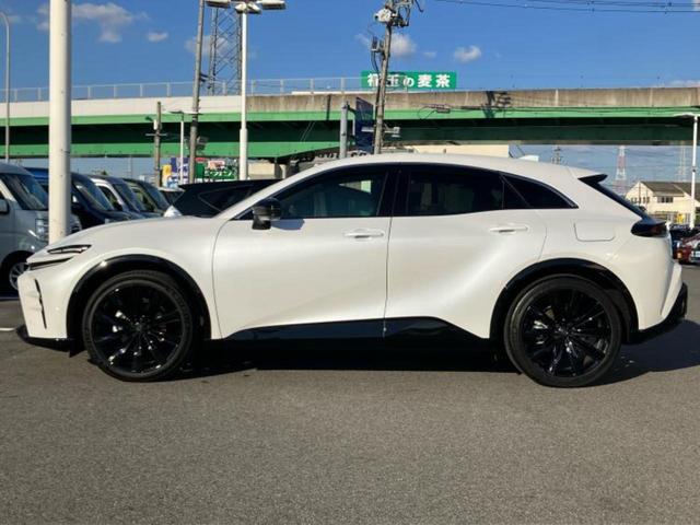 クラウンスポーツ ４ＷＤ　Ｚ　純正　ＳＤナビ／デジタルインナーミラー／衝突安全装置／シートヒーター／全方位モニター／車線逸脱防止支援システム／シート　合皮／パーキングアシスト　自動操舵／電動バックドア／ヘッドランプ　ＬＥＤ　４ＷＤ（2枚目）