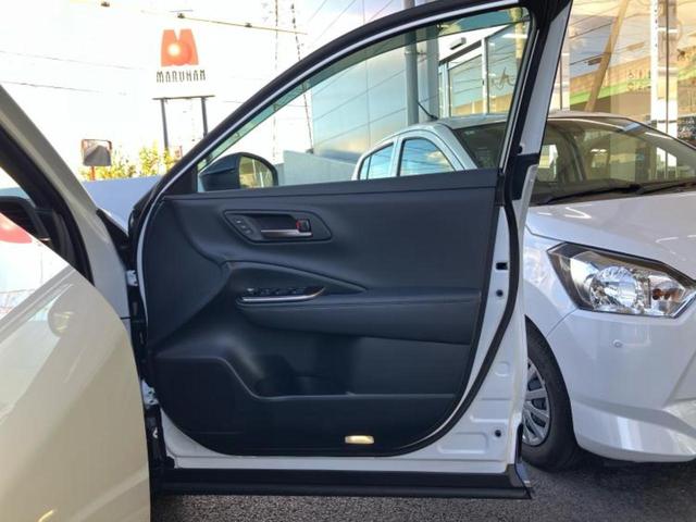 クラウンスポーツ ４ＷＤ　Ｚ　純正　ＳＤナビ／デジタルインナーミラー／衝突安全装置／シートヒーター／全方位モニター／車線逸脱防止支援システム／シート　合皮／パーキングアシスト　自動操舵／電動バックドア／ヘッドランプ　ＬＥＤ　４ＷＤ（4枚目）