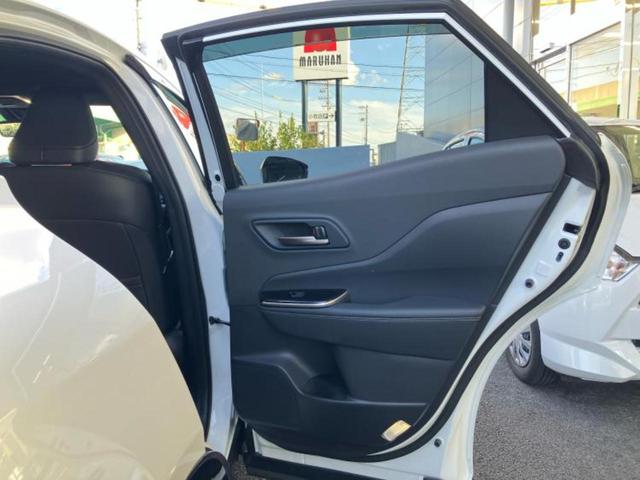 クラウンスポーツ ４ＷＤ　Ｚ　純正　ＳＤナビ／デジタルインナーミラー／衝突安全装置／シートヒーター／全方位モニター／車線逸脱防止支援システム／シート　合皮／パーキングアシスト　自動操舵／電動バックドア／ヘッドランプ　ＬＥＤ　４ＷＤ（5枚目）