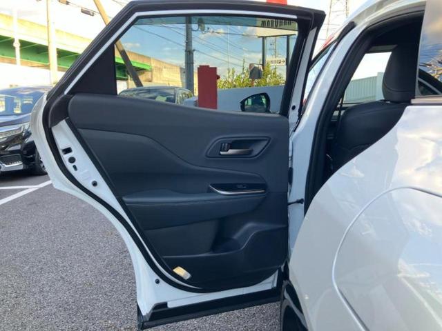 クラウンスポーツ ４ＷＤ　Ｚ　純正　ＳＤナビ／デジタルインナーミラー／衝突安全装置／シートヒーター／全方位モニター／車線逸脱防止支援システム／シート　合皮／パーキングアシスト　自動操舵／電動バックドア／ヘッドランプ　ＬＥＤ　４ＷＤ（7枚目）