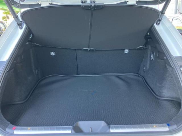 クラウンスポーツ ４ＷＤ　Ｚ　純正　ＳＤナビ／デジタルインナーミラー／衝突安全装置／シートヒーター／全方位モニター／車線逸脱防止支援システム／シート　合皮／パーキングアシスト　自動操舵／電動バックドア／ヘッドランプ　ＬＥＤ　４ＷＤ（8枚目）