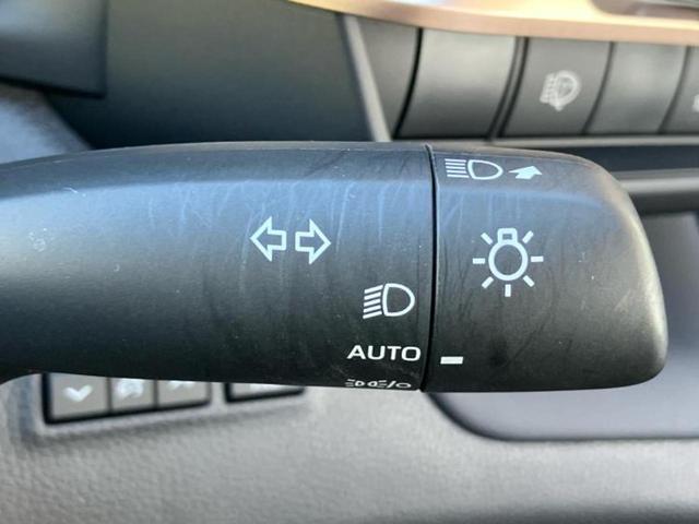 クラウンスポーツ ４ＷＤ　Ｚ　純正　ＳＤナビ／デジタルインナーミラー／衝突安全装置／シートヒーター／全方位モニター／車線逸脱防止支援システム／シート　合皮／パーキングアシスト　自動操舵／電動バックドア／ヘッドランプ　ＬＥＤ　４ＷＤ（16枚目）