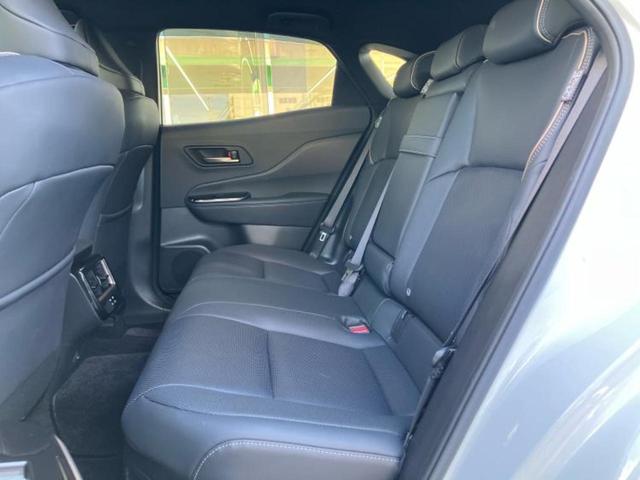 クラウンスポーツ ４ＷＤ　Ｚ　純正　ＳＤナビ／デジタルインナーミラー／衝突安全装置／シートヒーター／全方位モニター／車線逸脱防止支援システム／シート　合皮／パーキングアシスト　自動操舵／電動バックドア／ヘッドランプ　ＬＥＤ　４ＷＤ（23枚目）