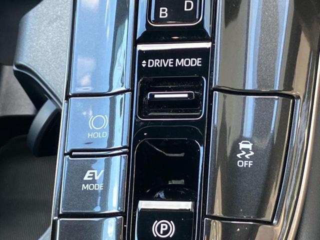 クラウンスポーツ ４ＷＤ　Ｚ　純正　ＳＤナビ／デジタルインナーミラー／衝突安全装置／シートヒーター／全方位モニター／車線逸脱防止支援システム／シート　合皮／パーキングアシスト　自動操舵／電動バックドア／ヘッドランプ　ＬＥＤ　４ＷＤ（38枚目）