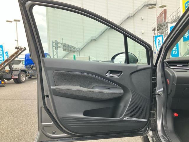 オーラ Gレザーエディション BOSE/保証書/純正 9インチ SDナビ/インテリジェントルームミラー/衝突安全装置/全方位モニター/車線逸脱防止支援システム/シート フルレザー/ヘッドランプ LED/ETC/EBD付ABS(6枚目)