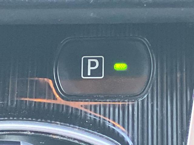 エスクァイア ハイブリッドGiブラックテーラード 新品タイヤ/純正 10インチ SDナビ/フリップダウンモニター/衝突安全装置/両側電動スライドドア/シートヒーター/車線逸脱防止支援システム/シート 合皮/パーキングアシスト バックガイド 禁煙車(27枚目)