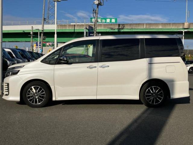 ヴォクシー ZSキラメキ2 社外 10インチ SDナビ/フリップダウンモニター 社外 12.8インチ/衝突安全装置/両側電動スライドドア/車線逸脱防止支援システム/ヘッドランプ LED/Bluetooth接続/ETC(2枚目)