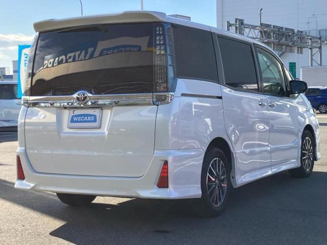 ヴォクシー ZSキラメキ2 社外 10インチ SDナビ/フリップダウンモニター 社外 12.8インチ/衝突安全装置/両側電動スライドドア/車線逸脱防止支援システム/ヘッドランプ LED/Bluetooth接続/ETC(3枚目)