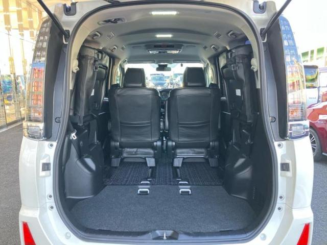 ヴォクシー ZSキラメキ2 社外 10インチ SDナビ/フリップダウンモニター 社外 12.8インチ/衝突安全装置/両側電動スライドドア/車線逸脱防止支援システム/ヘッドランプ LED/Bluetooth接続/ETC(8枚目)