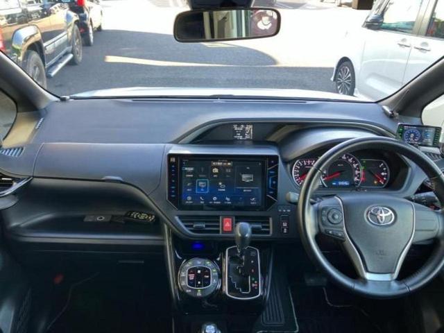 ヴォクシー ZSキラメキ2 社外 10インチ SDナビ/フリップダウンモニター 社外 12.8インチ/衝突安全装置/両側電動スライドドア/車線逸脱防止支援システム/ヘッドランプ LED/Bluetooth接続/ETC(9枚目)